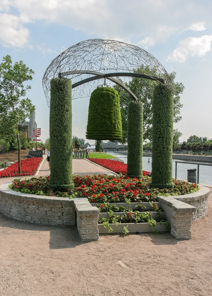 030628_155447_mosaicultures