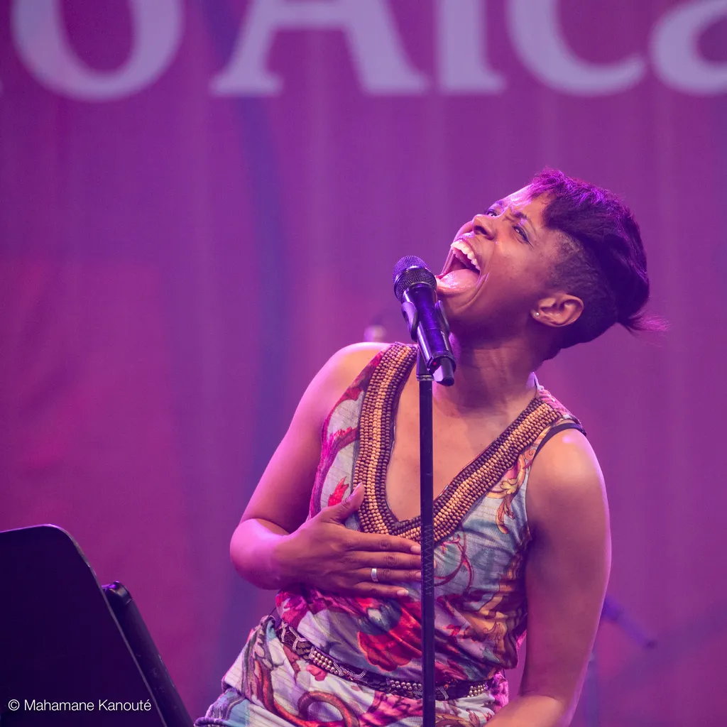 Kellylee Evans